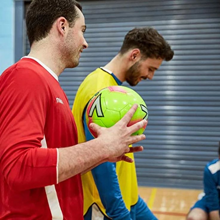 Mitre Ultimatch Indoor-Fußball, Neues Design, extra haltbar, formstabil, gelb, schwarz, Ballgröße 4 – Bild 5