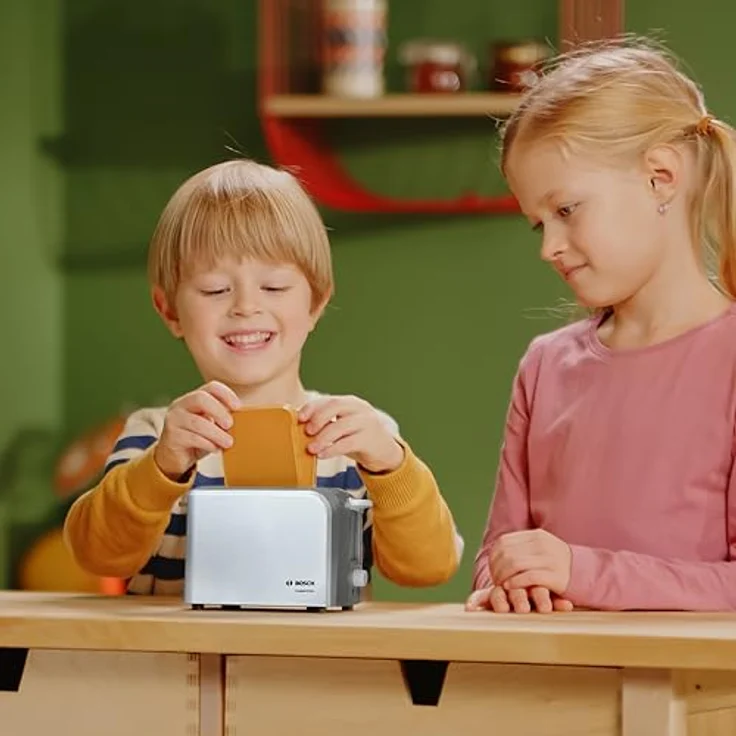 Theo Klein 9210 Bosch Toaster, Spielzeug mit mechanischer Toastfunktion, inklusive 2 Scheiben Spielzeugtoast, ideal für Kinder ab 3 Jahren, Maße: 15 cm x 12 cm x 10,5 cm – Bild 2