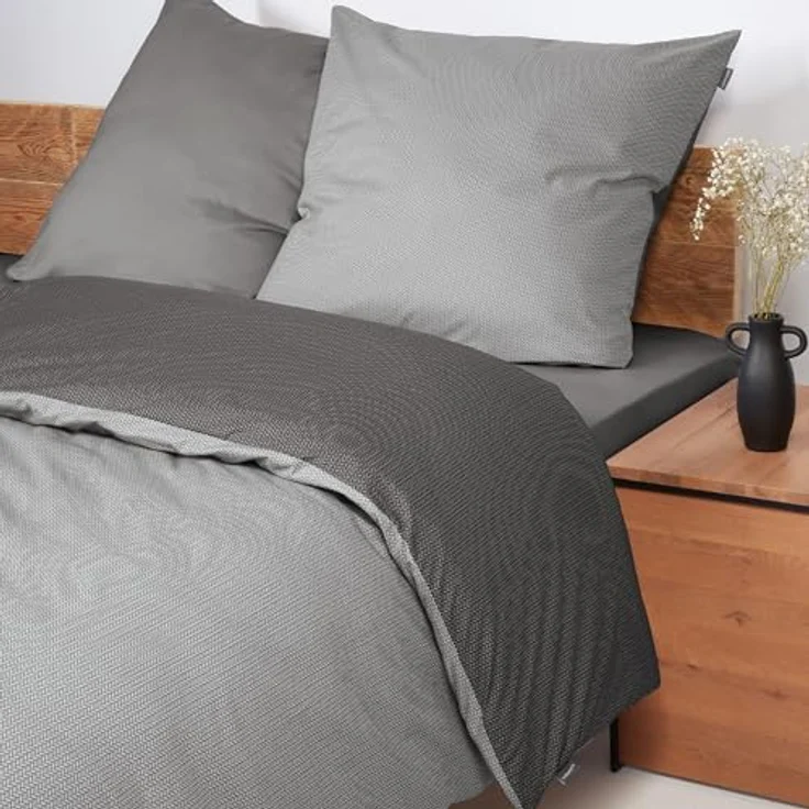 Schiesser Bettwäscheset Silva | Renforcé | 100% Baumwolle aus nachhaltiger Produktion | 155x220cm + 80x80cm | Grau – Bild 3