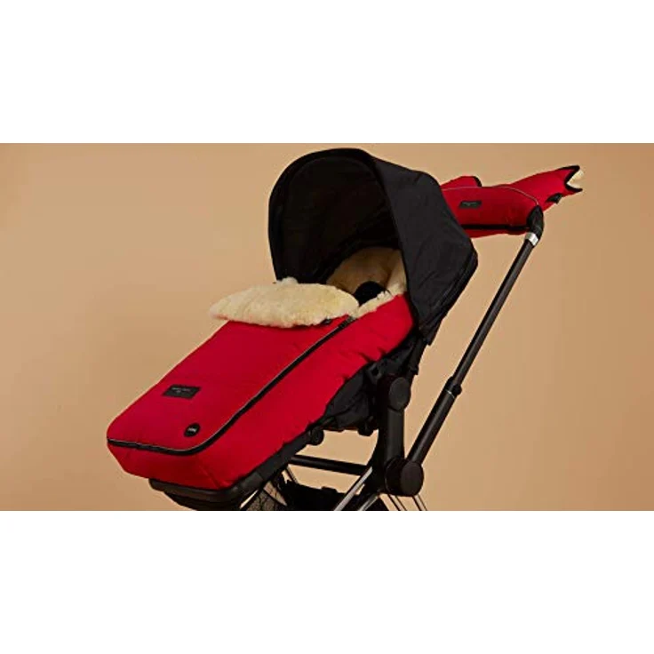 Kinderwagen-Muff aus Lammfell von WERNER CHRIST BABY - MOFFY ist der ideale Handwärmer für Buggys aus medizinischem Fell, einfache Handhabung, Handmuff in Chili Red (rot) – Bild 6