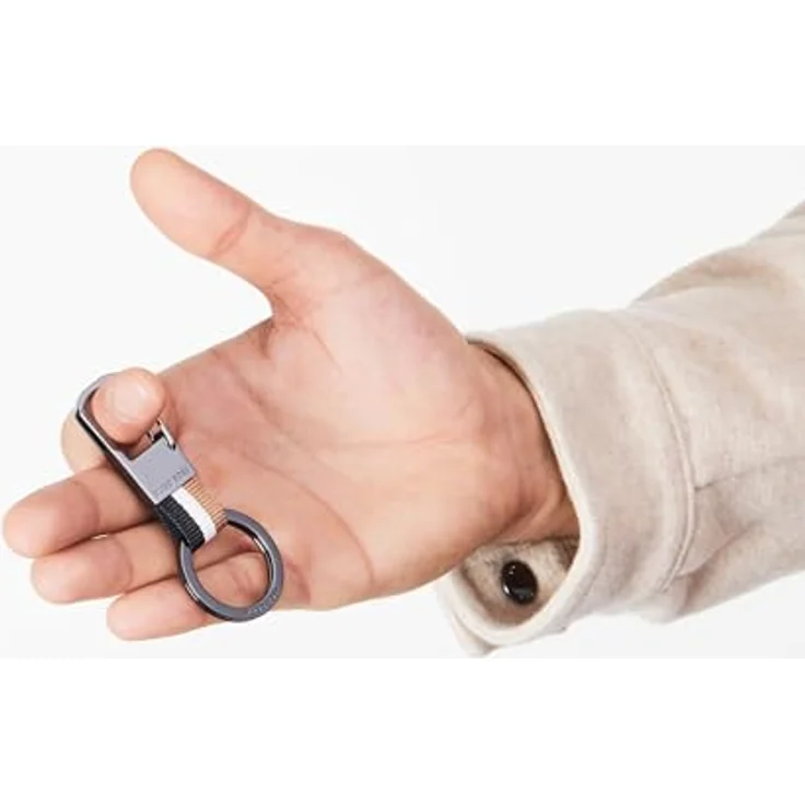 BOSS Schlüsselanhänger Iconic, mit dreifarbigem Band, schwarz/braun/weiß, Metall und Polyester – Bild 4