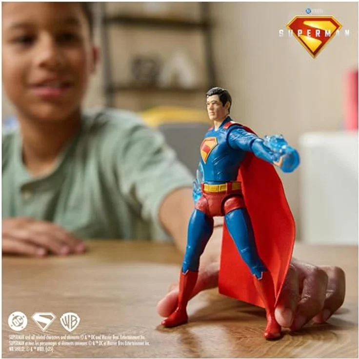 DC Comics Superman Deluxe Action-Figur, 15 cm mit rotem Stoffumhang und 2 Zubehörteilen für epische Battle Moves, Spielzeug für Kinder ab 4 Jahren – Bild 3