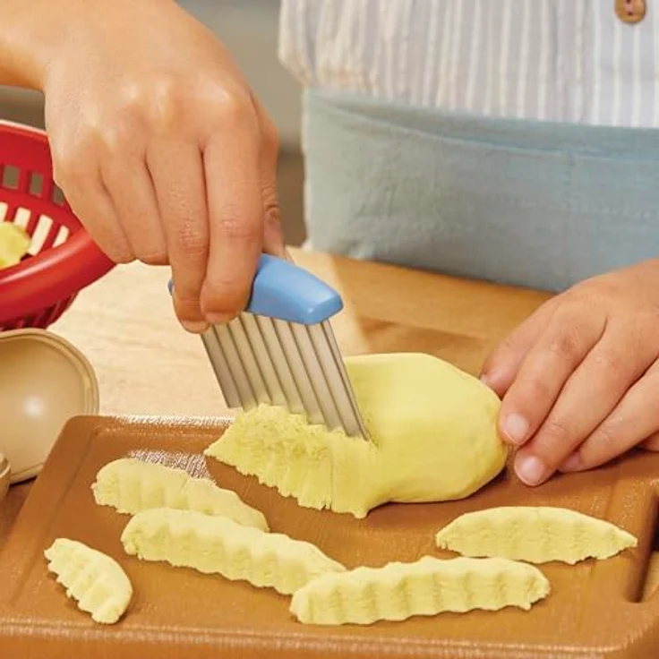 Little Tikes Creative Chefs Cheeseburger und Fries Kit, Rollenspiel-Kochset mit 22 realistischen Utensilien und Make It Mix, geeignet für Jungen und Mädchen ab 3 Jahren – Bild 2