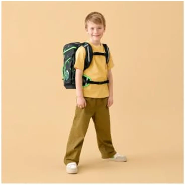 ergobag cubo light Schulranzen-Set Übärholspur, 21 Liter Volumen, regulierbare Schulterträger, wasserabweisendes Material, inkl. Sportbeutel – Bild 6