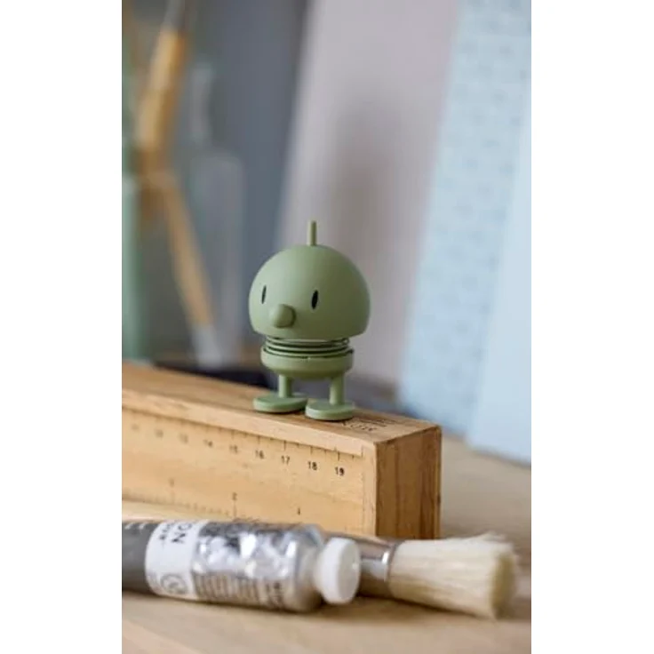 Hoptimist Bumble XS Soft, Sammelfigur in Olive aus ABS-Kunststoff, 5,9 cm hoch – Bild 3