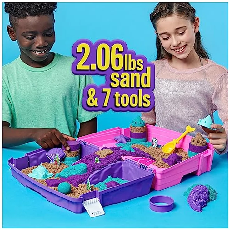 Kinetic Sand Meerjungfrauen Koffer - mit 1 kg original kinetischem Sand aus Schweden in 3 Farben, 6 Förmchen, 1 Schaufel für kreatives Indoor-Sandspiel, für Kinder ab 3 Jahren – Bild 2