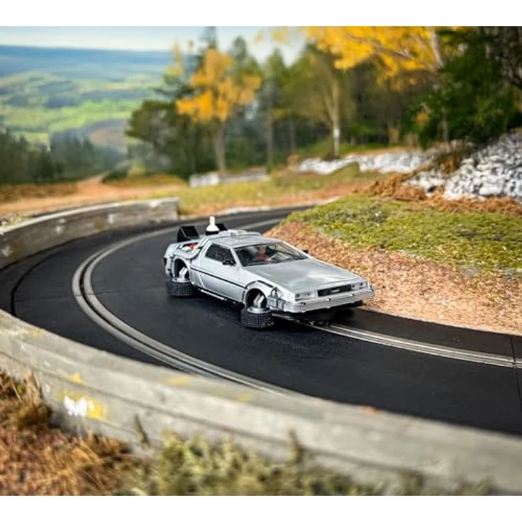 Scalextric Back To The Future 2 - Flying Time Machine, Rennbahn Zubehör mit authentischem Design – Bild 7