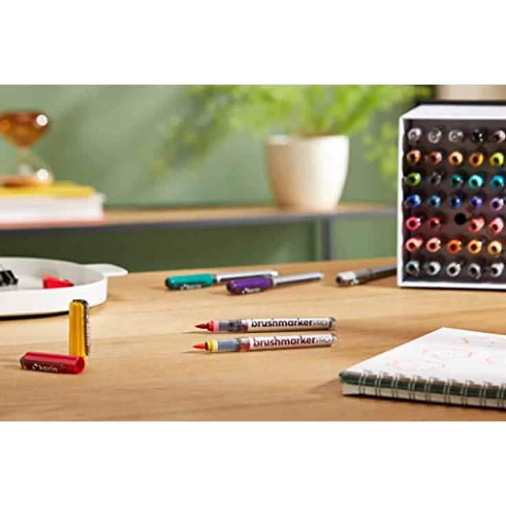 KARIN Megabox Brushmarker PRO Set, 60 Farben auf Wasserbasis, Brushpens für Malen, Zeichnen und Handlettering, 1 Stück (63er Pack) – Bild 2