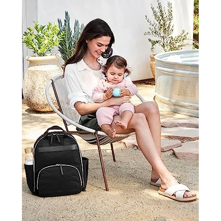 Skip Hop Envi Luxe Eco Wickelrucksack, schwarz, nachhaltig aus recycelten Materialien, 10 Taschen und Fächer, leicht zugängliches Fach für Feuchttücher – Bild 11