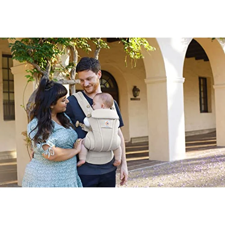 Ergobaby Omni Breeze Babytrage für Neugeborene ab Geburt bis 20kg, 4 Positionen SoftFlex Mesh Ergonomische Babybauchtrage Rückentrage Baby-Tragetasche (Natural Beige) – Bild 2