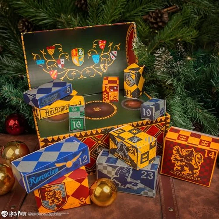 Cinereplicas Harry Potter Adventskalender Quidditch Deluxe 2025, 24 thematische Geschenkartikel für Harry Potter-Fans, offiziell lizenziertes Merchandise – Bild 4