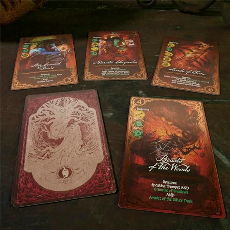 Avalon Hill Verrayal Deck of Lost Souls Kartenspiel, Tarot-inspiriertes Geheimrollen-Spiel, ab 12 Jahren, 3 bis 5 Spieler, 20 Minuten Durchschn. Kooperative Strategiespiele, Horror-Themen-Geschichte, Premium Tarot-Karten – Bild 4
