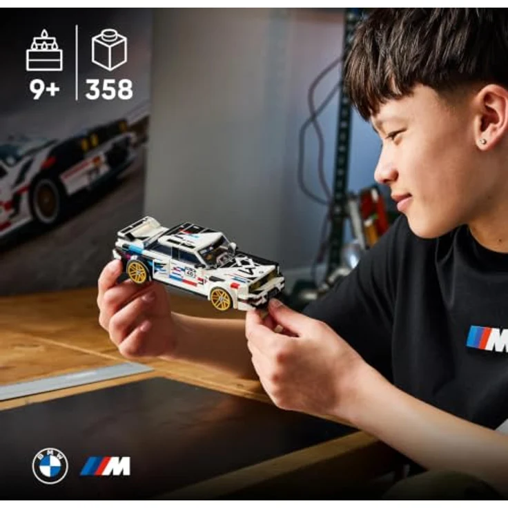 LEGO Speed Champions 77263 BMW M3 (E30) Bausatz, Mehrfarbig, 358 Teile, inkl. 1 Minifigur im BMW-Rennoutfit – Bild 3