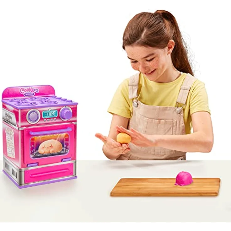 Cookeez Makery Ofen-Spielset in pink mit niedlichem Überraschungseffekt durch Verwandlung zu einen süß duftendem, warmen und interaktivem Plüsch: Mit Zubehör. Welche Überraschung wirst du backen – Bild 4