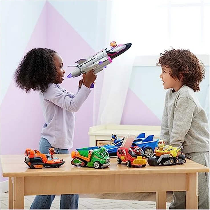 Spin Master Paw Patrol - The Movie II Marshall, Feuerwehr-Löschzug mit Geräuscheffekten und klappbarer Drehleiter, rot – Bild 2