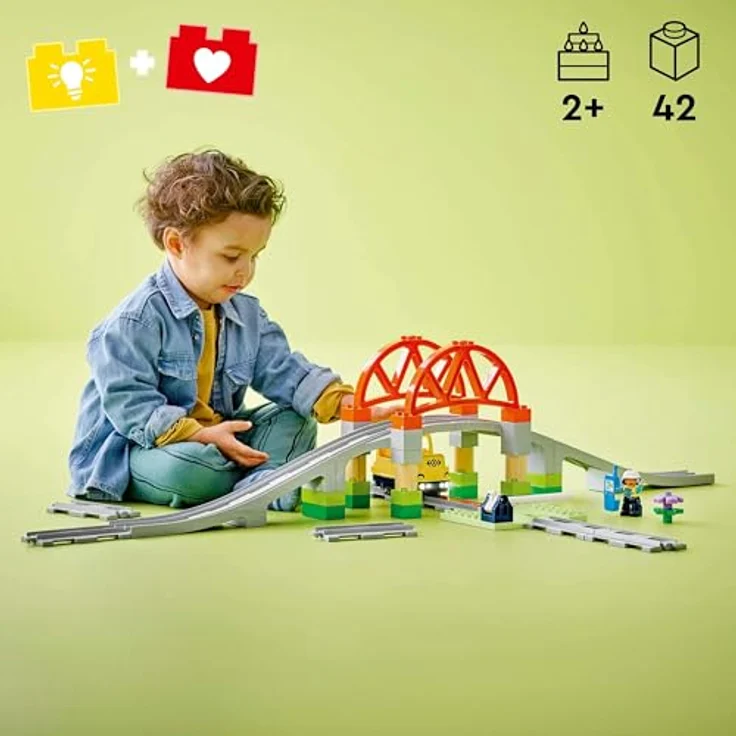 LEGO DUPLO Town 10426 Eisenbahnbrücke und Schienen – Erweiterungsset Bausatz mit 42 Teilen, interaktiven Funktionen und Techniker, mehrfarbig – Bild 3