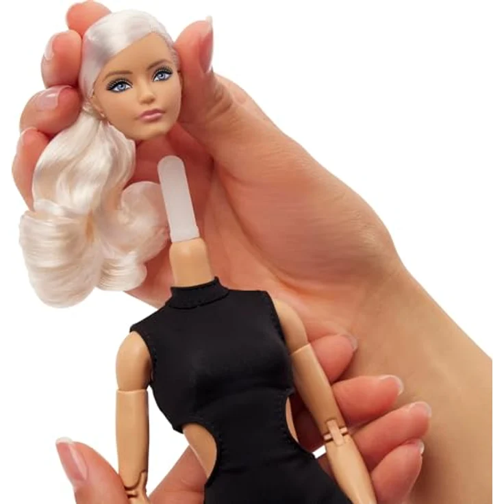 Barbie Anziehpuppe Barbie Basics-Sammelpuppe Modell 2, zeitloses "kleines Schwarzes" in dehnbarem Stoff, mit Puppenständer und Echtheitszertifikat, Schwarz – Bild 6