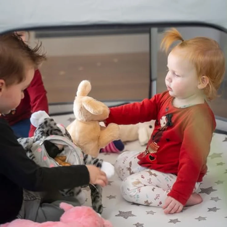 Mamanimals Hunde Kuscheltier mit 3 Baby Welpen, 30 cm groß, Reißverschluss im Bauch, magnetische Zitzen zum Säugen, hochwertiges Plüschtier Set für Kinder – Bild 5