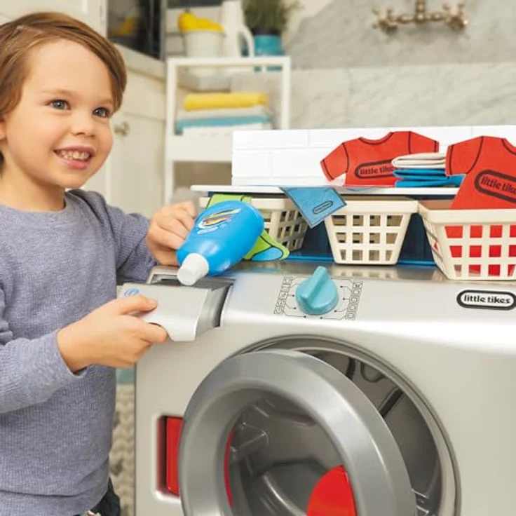 Little Tikes Washer Dryer, Spielzeug-Waschtrockner im Vintage-Stil mit realistischen Geräuschen und 7 Zubehörteilen, für Kinder ab 2 Jahren – Bild 4