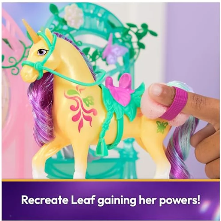 Spin Master Anziehpuppe Unicorn Academy - Stall Spielset, Ava & Leaf mit Farbwechseleffekt und 15 Zubehörteilen – Bild 4