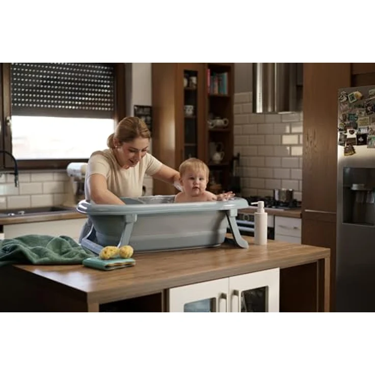 TEGA BABY Faltbare Babybadewanne mit Ablaufstopfen, rutschfeste Füße, kompakt faltbar, stabil für Zuhause & Reisen, Grau – Bild 4