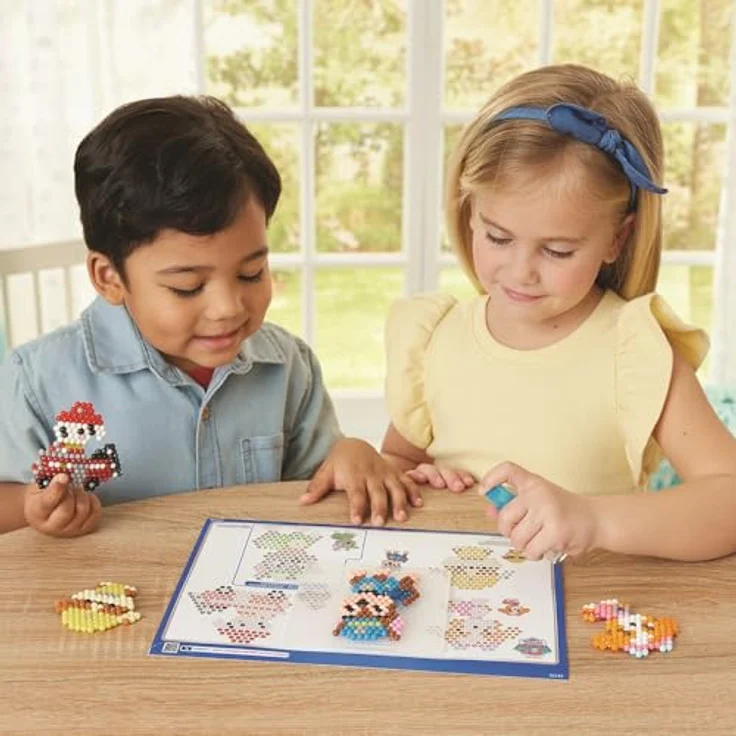 Aquabeads Paw Patrol Schlüsselanhänger Bastelset, 600 bunte Bastelperlen, inkl. Schlüsselanhänger-Adapter und Motivvorlagen, für Kinder ab 4 Jahren – Bild 4