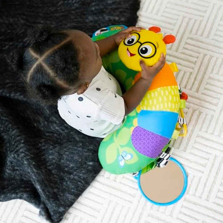 Baby Einstein Cal-a-Pillow™ Tummy Time Aktivitätskissen, Kinderkissen mit 9 multisensorischen Elementen, geeignet für Babys von 0-12 Monaten, abwischbar, dreisprachig (Englisch, Spanisch, Französisch) – Bild 23