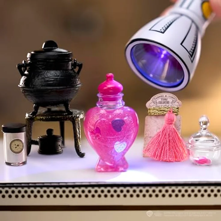 MGA ENTERTAINMENT MGA's Miniverse - Harry Potter Make It Mini Potions, Kreativset mit 15 Rezepten und UV-härtenden Zutaten – Bild 3