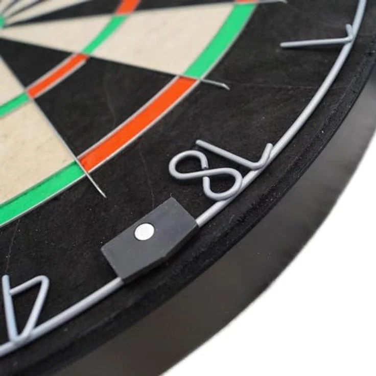 Karella Dartboard "BullOut", Profi-Dartboard aus brasilianischem Sisal mit 45 cm Durchmesser, inkl. 2 Satz Steeldarts und Wandhalterung – Bild 5