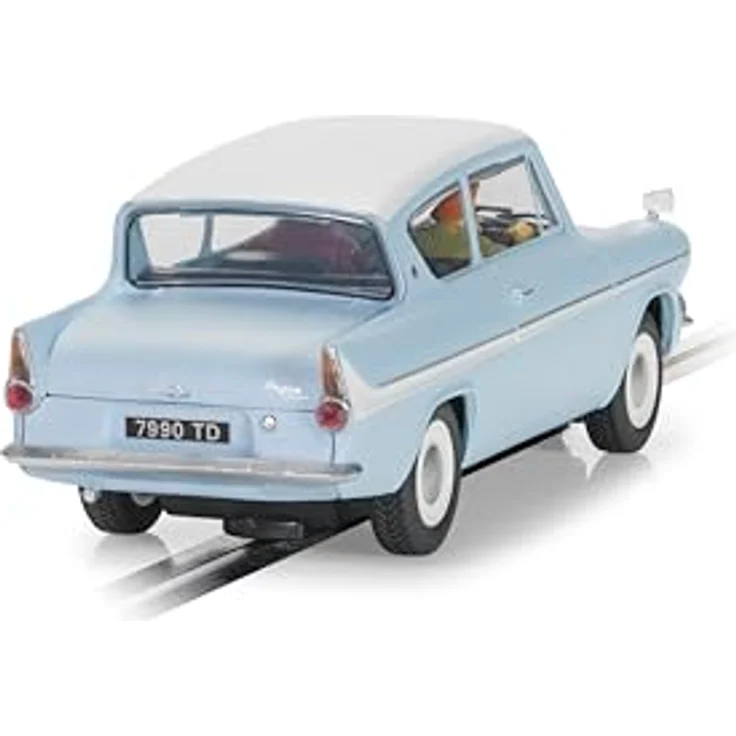 Scalextric C4504 1:32 Ford Anglia 105E Harry Potter HD, Slotcar mit Fahrerfigur, funktionsfähigen Scheinwerfern, Digital Plug kompatibel – Bild 4