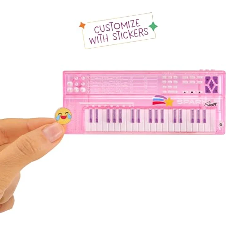 Rainbow High Anziehpuppe Jr High Rockband Fashion Doll Amaya, Rockstar-Look mit Keyboard und coolen Accessoires – Bild 3