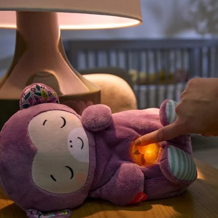 Fisher-Price Soothe ‘n Snuggle Lila AFFE, Plüschtier mit Spieluhr, beruhigenden Atembewegungen und anpassbaren Melodien – Bild 4