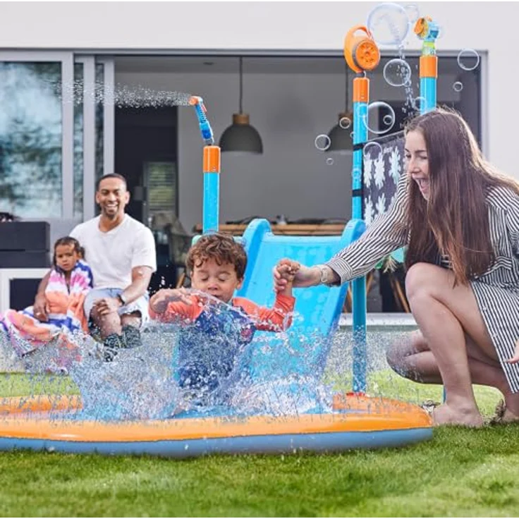 Plum Waterpark Splash Station, Wasserrutschen-Set mit Wasserblaster, 8-Musterregner und rutschfester Spielplattform – Bild 3