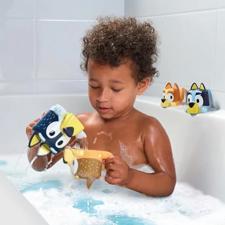 TOMY Toomies Kaffeetassen-Set mit Chilli, Bandit, Bingo und Bluey – stapelbare Badespielzeuge für Babys ab 18 Monaten, offizielles Bluey Lizenzprodukt – Bild 3