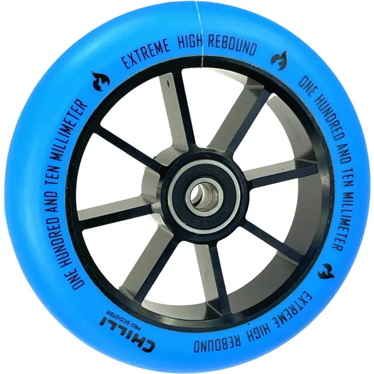 Chilli Stuntscooter Chilli Pro Stunt-Scooter Spoked Base Rolle 110mm Schwarz/PU Blau, CNC gefräster Core, Abec 9 Kugellager