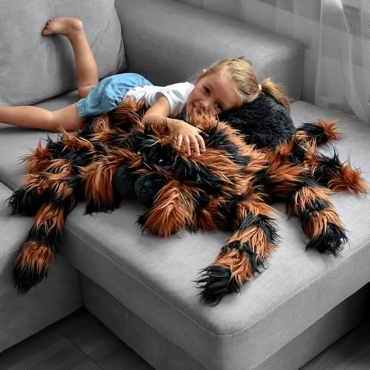 mikamax Giant Tarantula Plush - XXL - Spinne Pluschy - Spinne Plüschtier - 85 cm - Gruselig weiches Kuscheltier – Bild 2