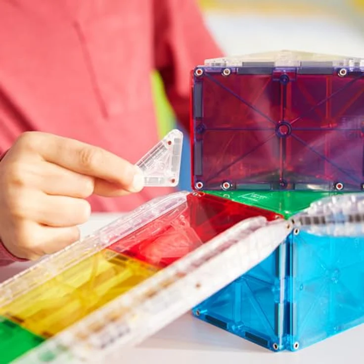 MAGNA-TILES® Rail Racers 33-teiliges Magnetbauset mit 6 patentierten Schienen, für kreatives Bauen und Spielen ab 3 Jahren – Bild 5