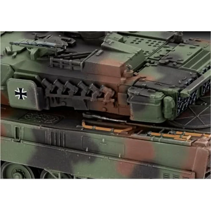 Revell Model Set Leopard 2 A7V, modernisierter Kampfpanzer mit drehbarem Turm und zweiteiliger Kette, inklusive Zubehör – Bild 5