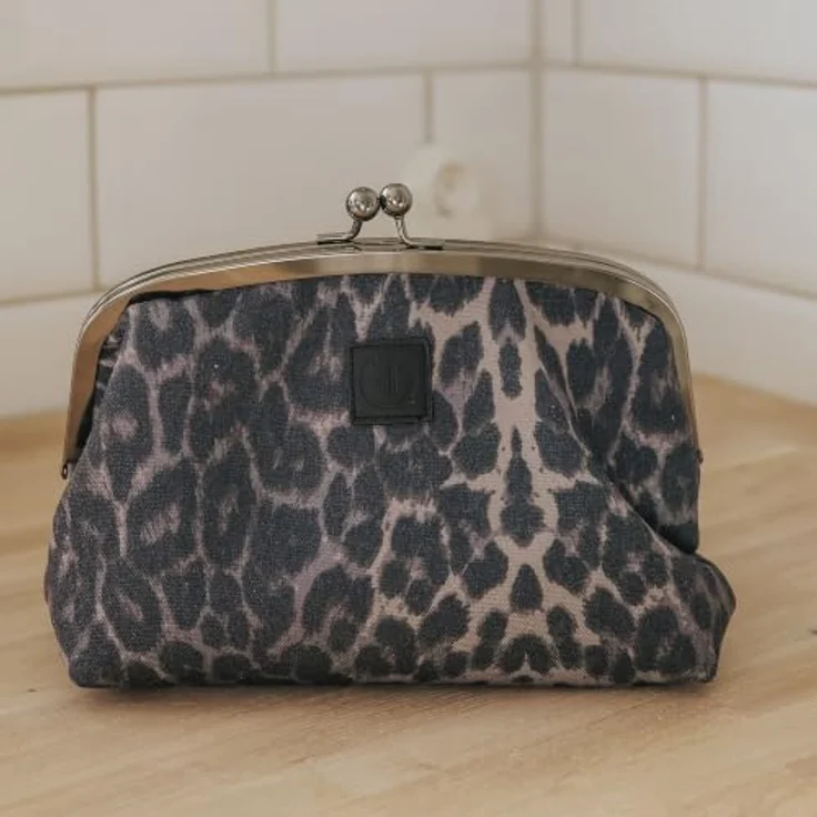 Elodie Details Zip&Go Wickeltasche Le Leopard, Baumwolle mit breiter Öffnung und Organizer-Funktion – Bild 4
