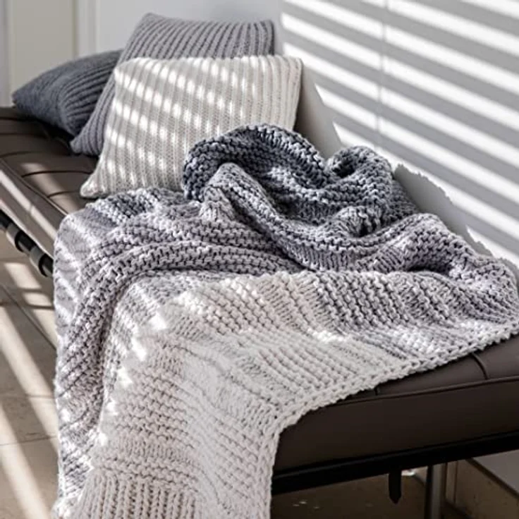 Gründl Wolle Living (Strick- und Häkelgarn, waschbares Garn aus 80% Polyacryl und 20% Polyamid, 100 g / 100 m, Nadelstärke: 8-9, 1 x 100 g), Rose – Bild 3