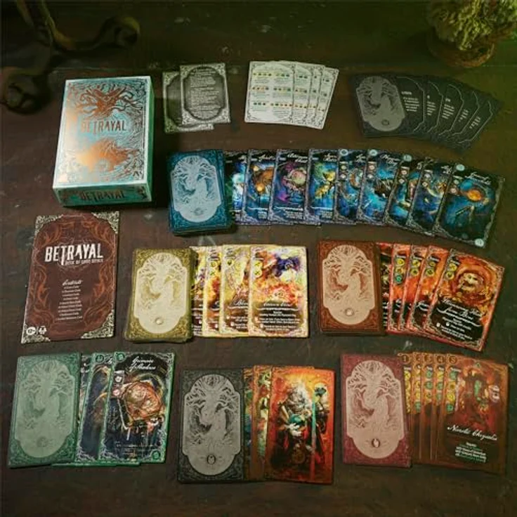 Avalon Hill Verrayal Deck of Lost Souls Kartenspiel, Tarot-inspiriertes Geheimrollen-Spiel, ab 12 Jahren, 3 bis 5 Spieler, 20 Minuten Durchschn. Kooperative Strategiespiele, Horror-Themen-Geschichte, Premium Tarot-Karten – Bild 2