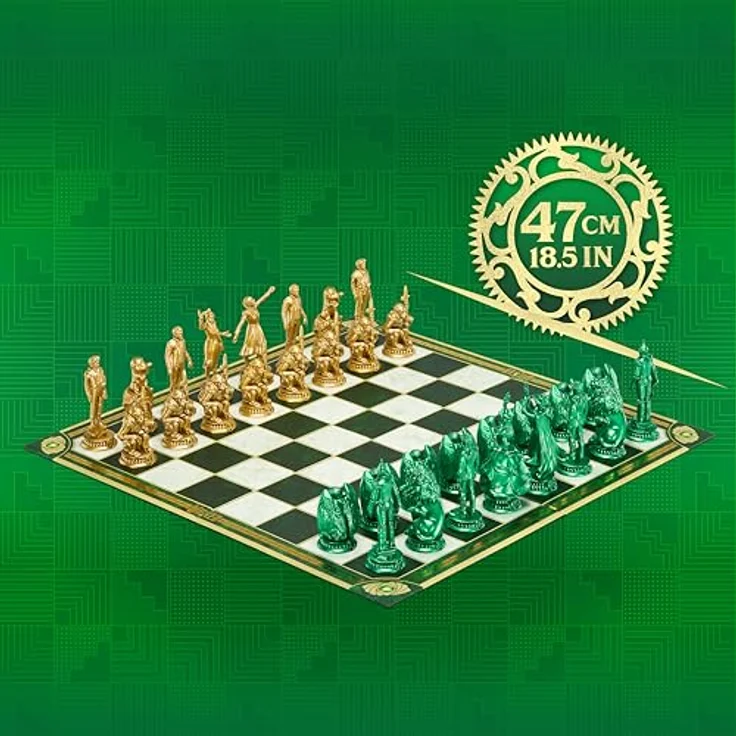 The Noble Collection Wicked: Teil 2 Schachspiel Shiz vs. Emerald City, 32 Kunststofffiguren zwischen 5 und 11 cm, Spielbrett 45 x 45 cm – Bild 2