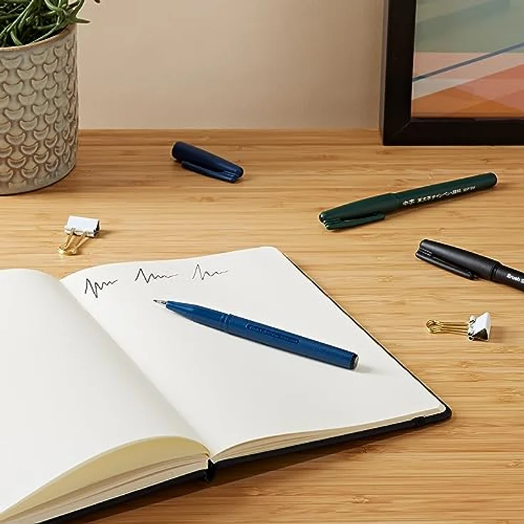 Pentel XSESP15/3 Brush Sign Pen Pigment Black Ink Edition Kalligraphiestift mit flexibler Pinselspitze, Blisterkarte mit 3 Strichstärken, pigmentierte Tinte, Schreibfarbe schwarz – Bild 4