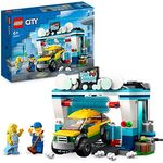 LEGO 60362 City Autowaschanlage, Set mit Spielzeugauto für Kinder ab 6 Jahren, Jungen & Mädchen, funktionierende Wasch-Elemente und 2 Minifiguren, Fahrzeugset, kleine Geschenk-Idee