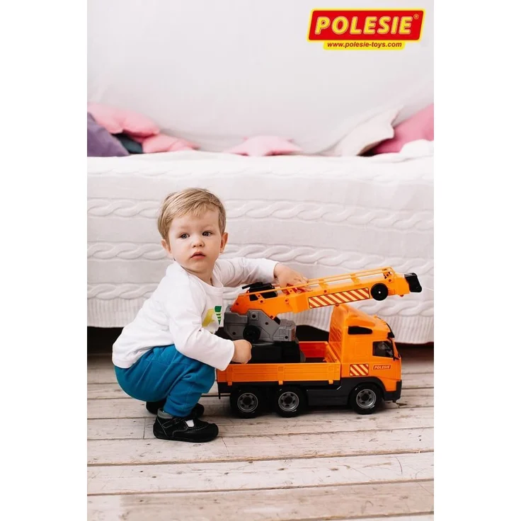 Volvo Truck mit Kran auf Wendeplattform – Bild 11