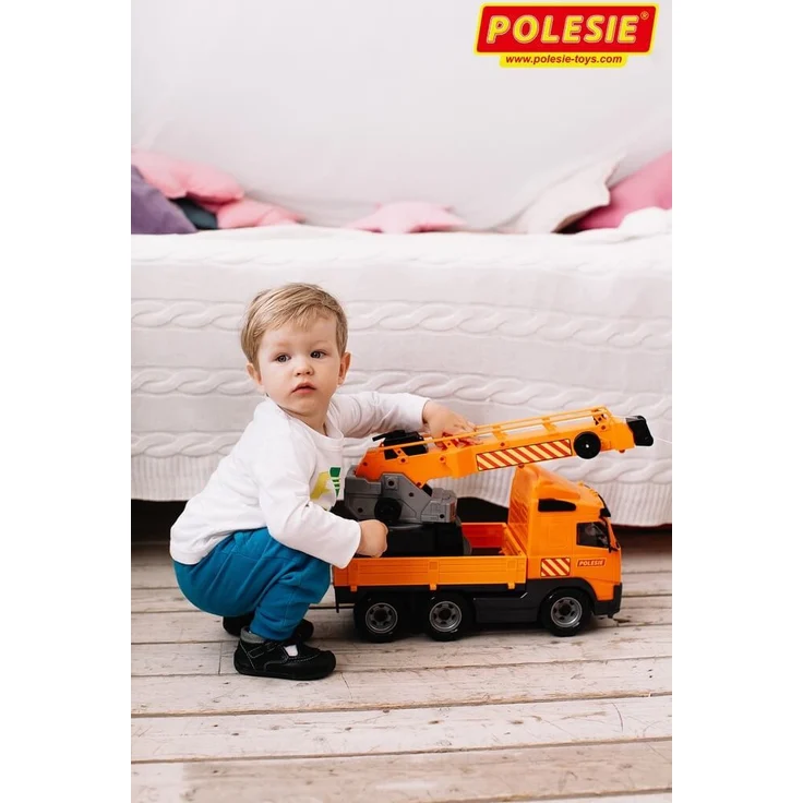 Volvo Truck mit Kran auf Wendeplattform – Bild 4