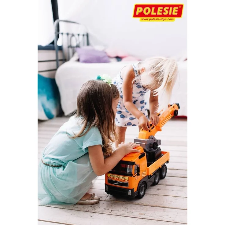 Volvo Truck mit Kran auf Wendeplattform – Bild 5
