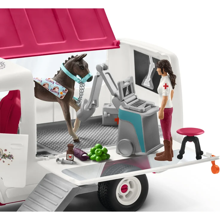 Schleich Horse Club 42439 'Mobile Tierärztin mit Hannoveraner Fohlen', ab 5 Jahren, 37 Teile, 30 x 25 x 14 cm - Preisvergleich – Bild 8