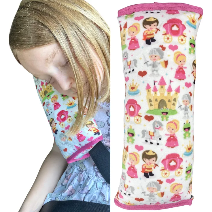 HECKBO Auto Schlafkissen Prinzessin König Motiv für Kinder Mädchen Jungen - maschinenwaschbar – kuschelweich - Auto Gurtkissen, Gurtschoner, Gurtschutz Sitzerhöhung, Auto Kissen, Reisekissen, Urlaub