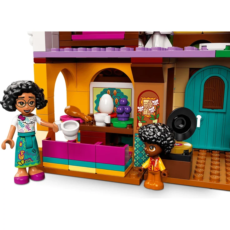 LEGO Disney 43202 'Das Haus der Madrigals', 587 Teile, ab 6 Jahren – Bild 7